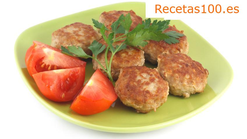 Albóndigas de col rizada (coles) fritas al horno