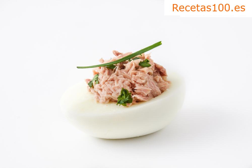 Ensalada de atún y huevos