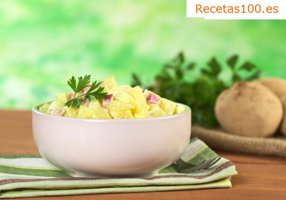 Ensalada de patatas sencilla sin mayonesa