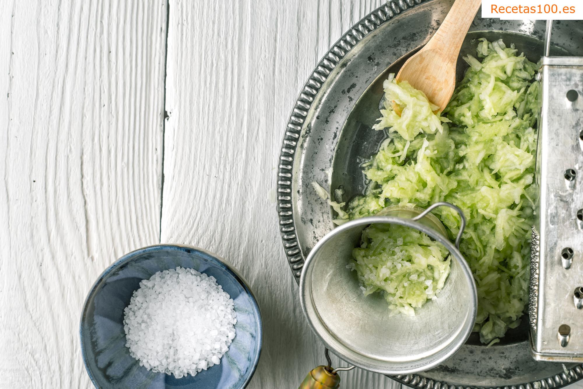 Ensalada de pepino con cebolla