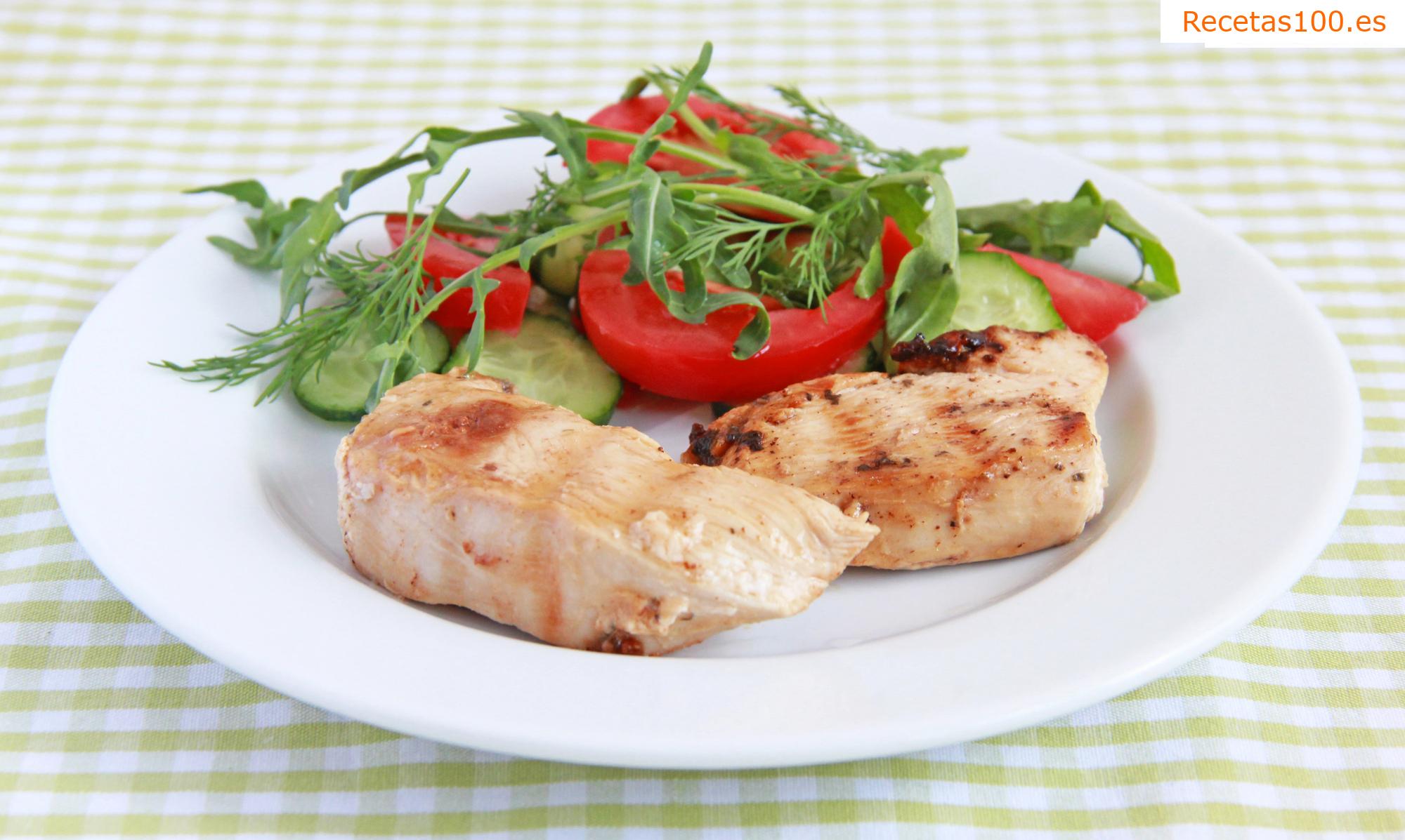 Ensalada de verduras con pollo