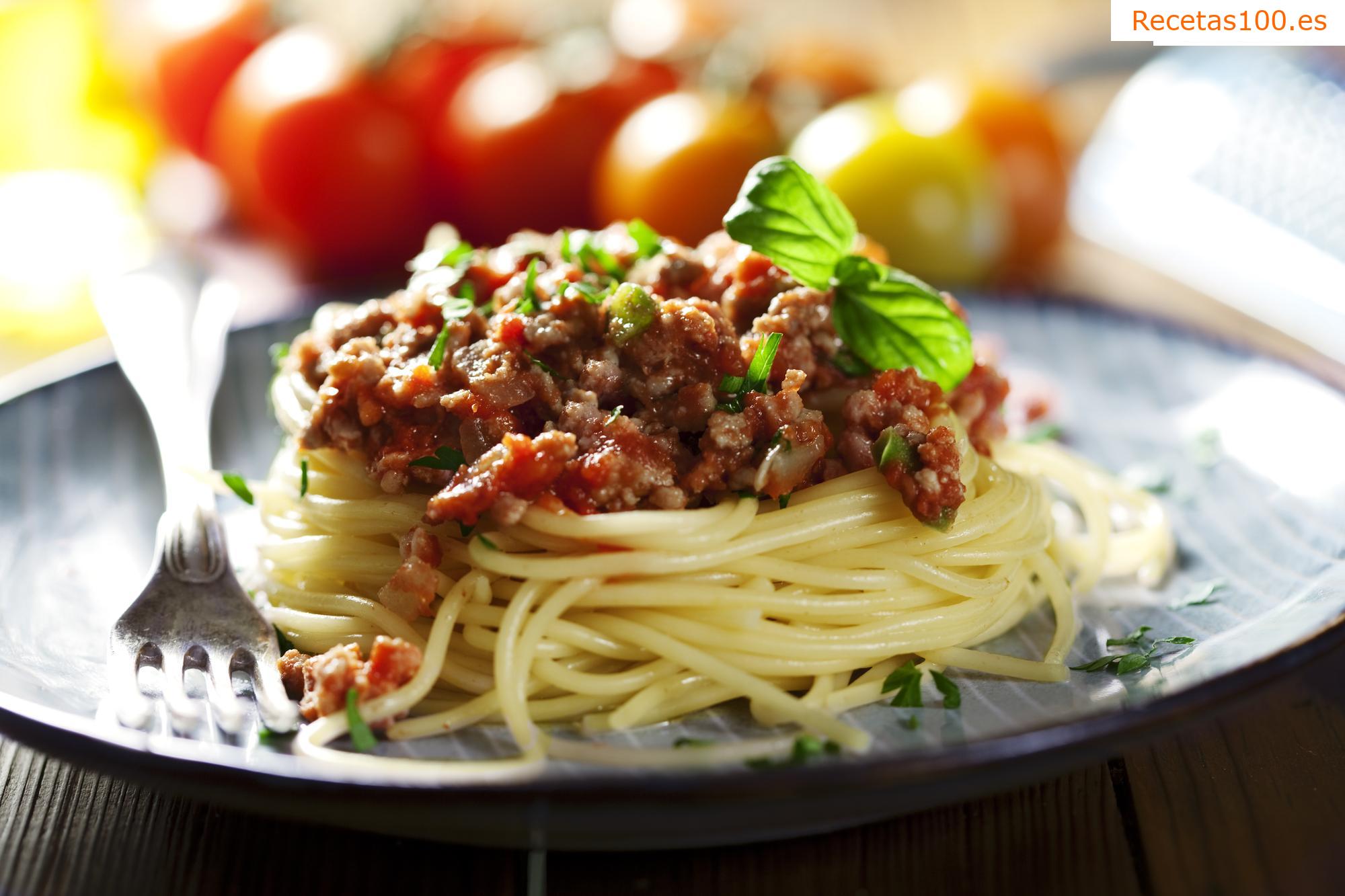 Espaguetis a la boloñesa con carne picada de Petra