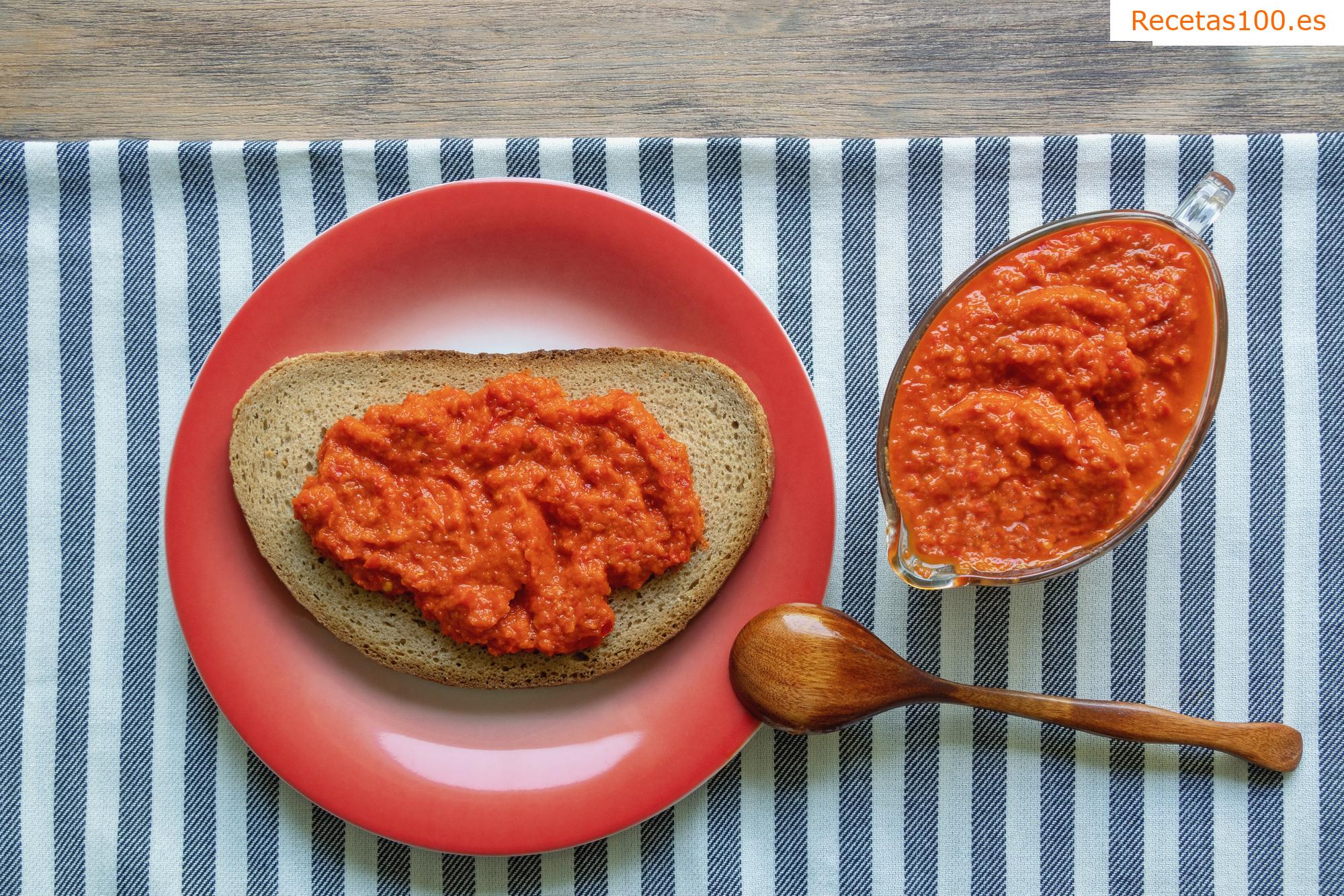 Pasta balcánica con tomates secos