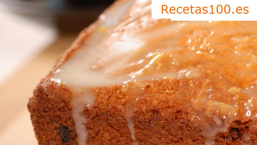 Pastel de aceite con glaseado de limón