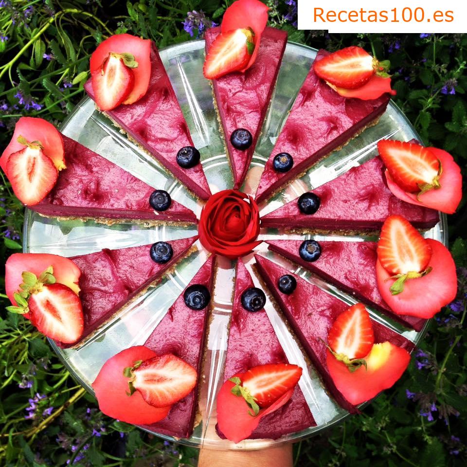 Pastel de fresa crudo