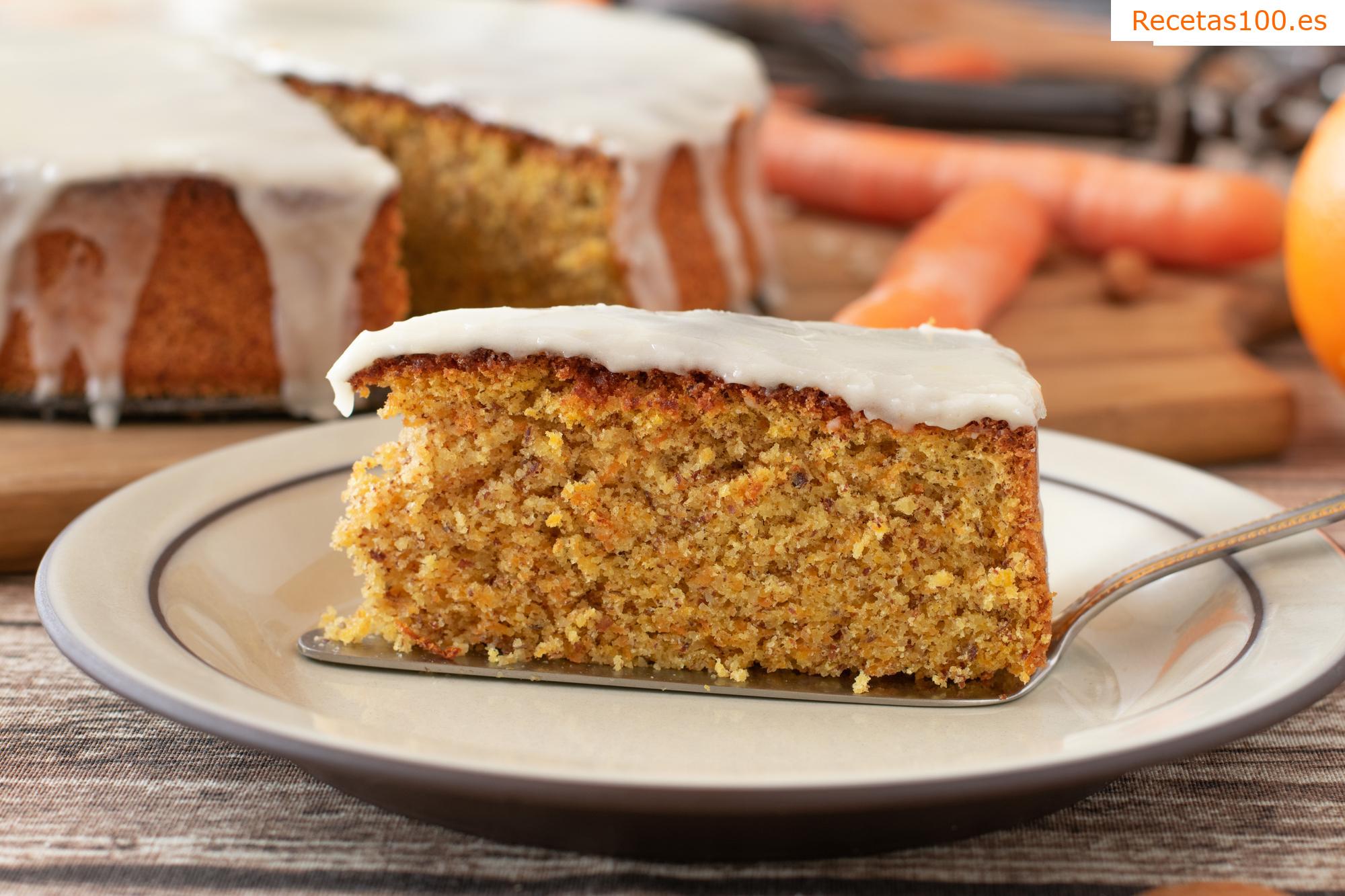Pastel de zanahoria con glaseado de naranja