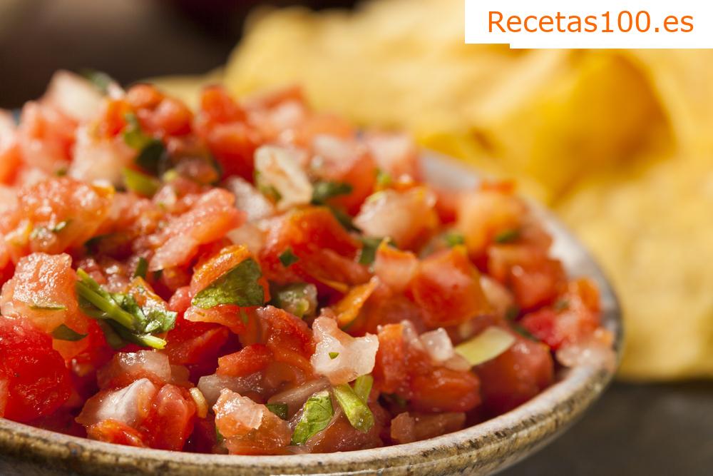 Pico de Gallo - ensalada en los colores de la bandera mexicana