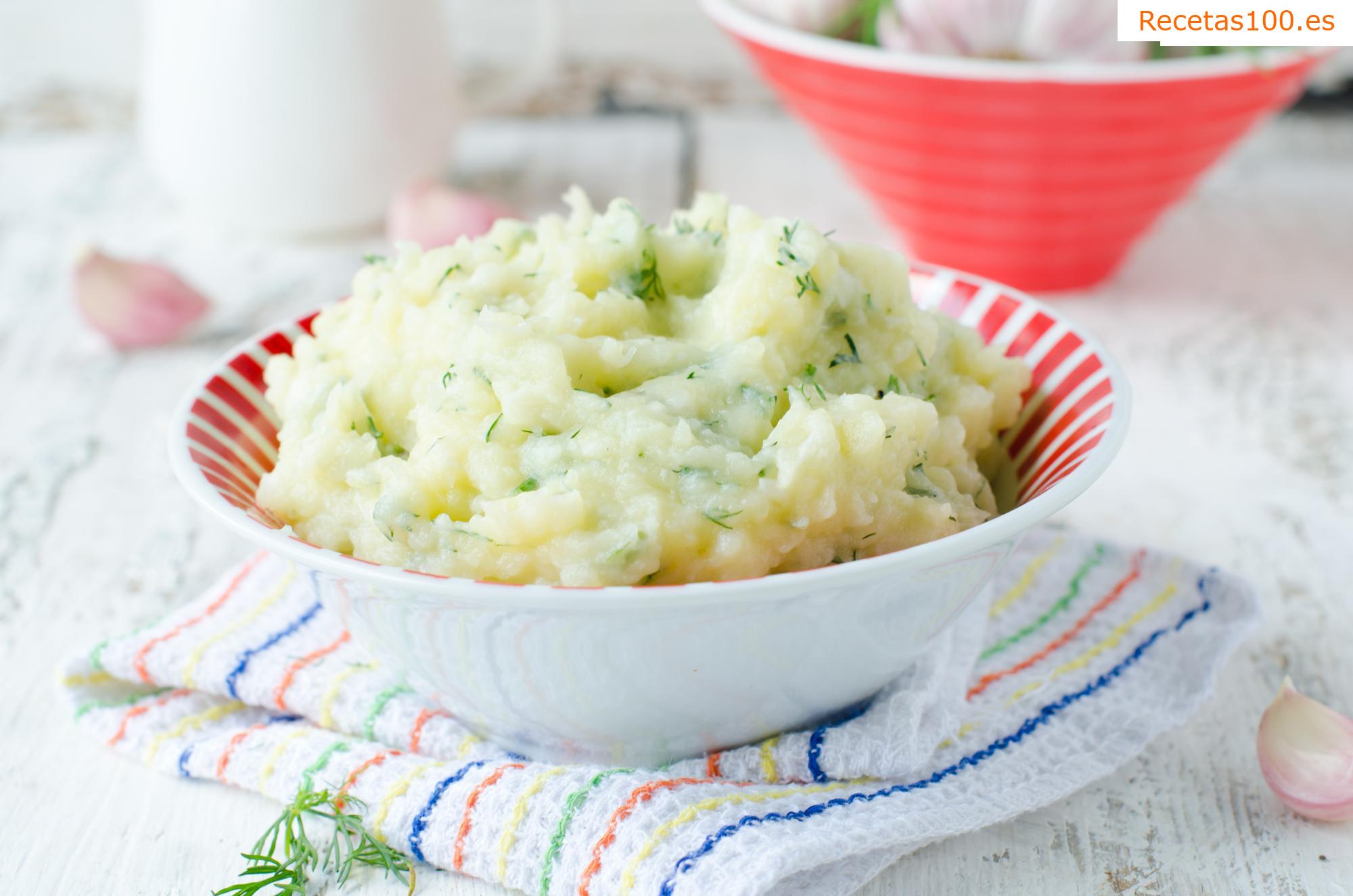 Puré de patatas con crema y puerro