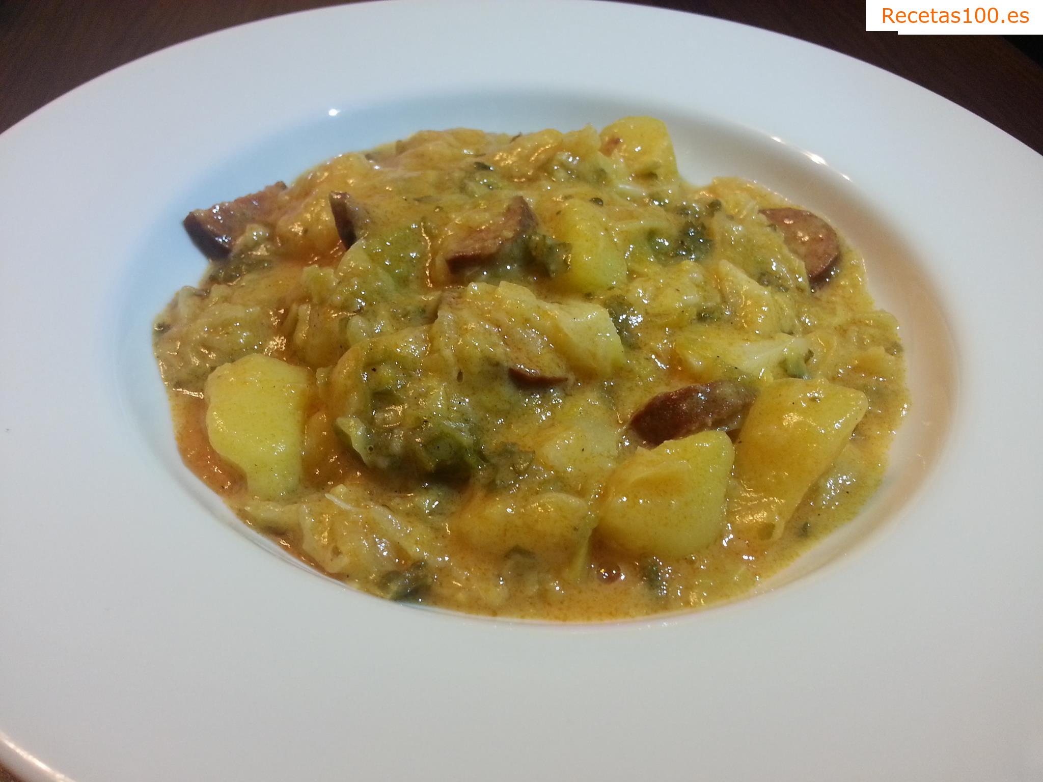 Repollo guisado con patatas