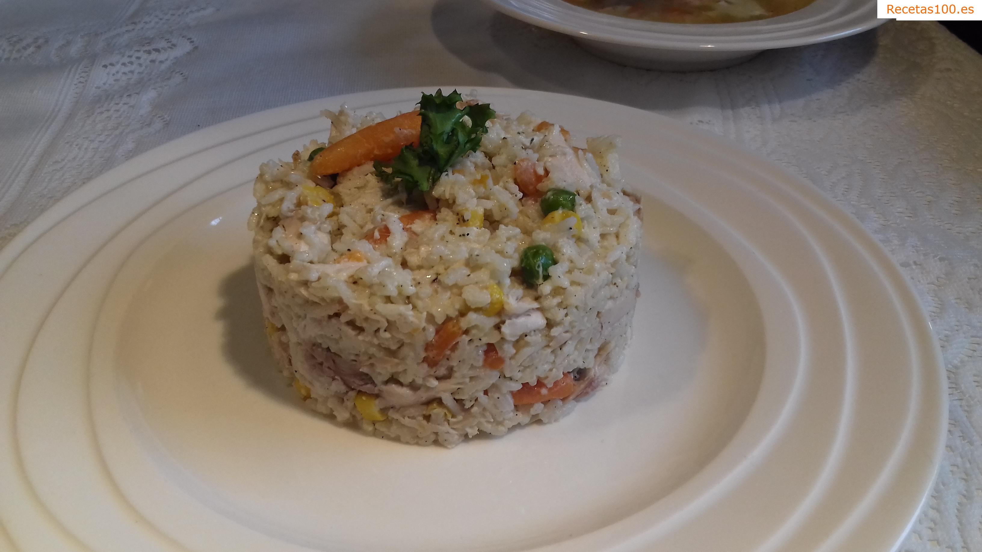 Risotto de pollo con verduras y champiñones