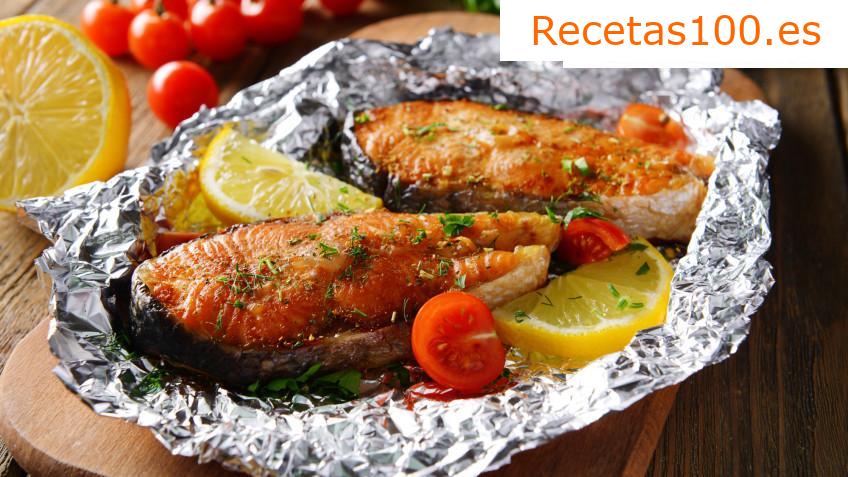 Salmón al horno en papel de aluminio