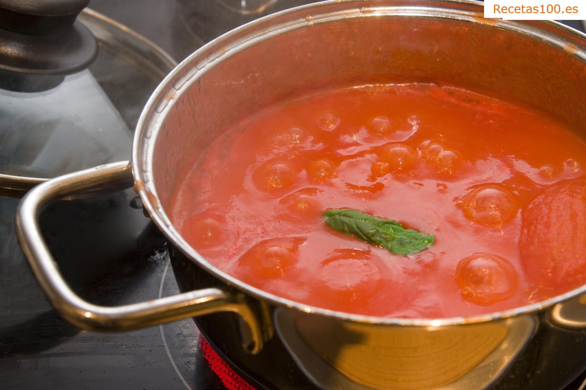 Salsas P y R (salsa de salchicha, salsa de cebollino, salsa de pescado picante, salsa de tomate con crema y salsa rápida de tomate)