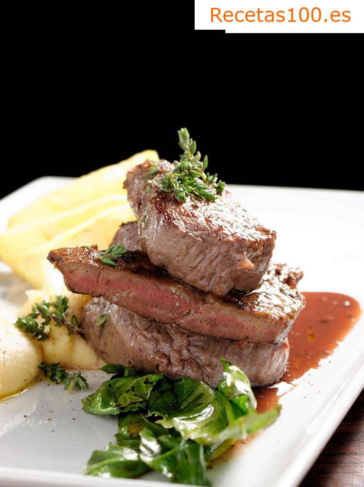 Solomillo de caza con salsa de champiñones