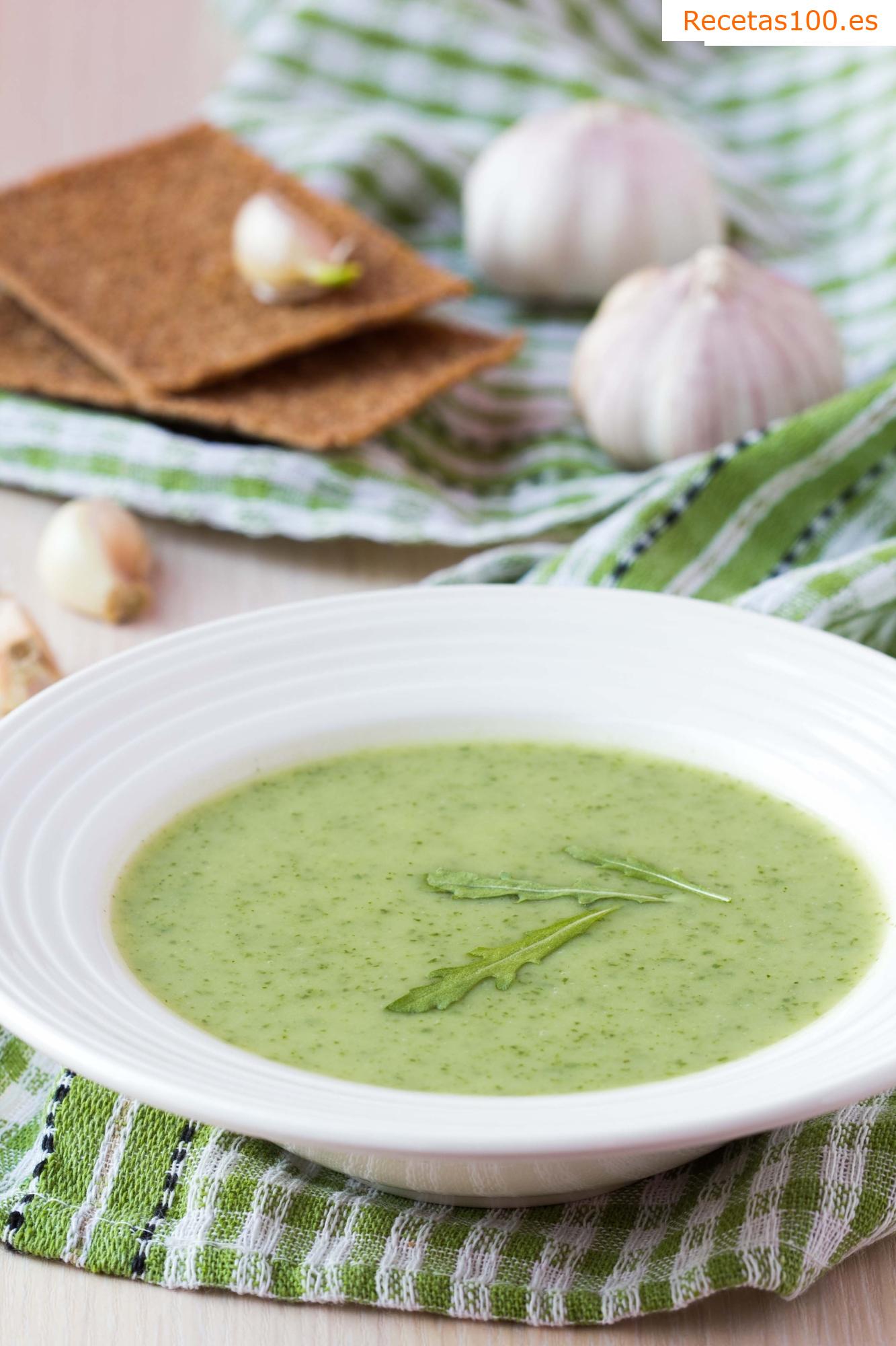 Sopa crema de espárragos verdes