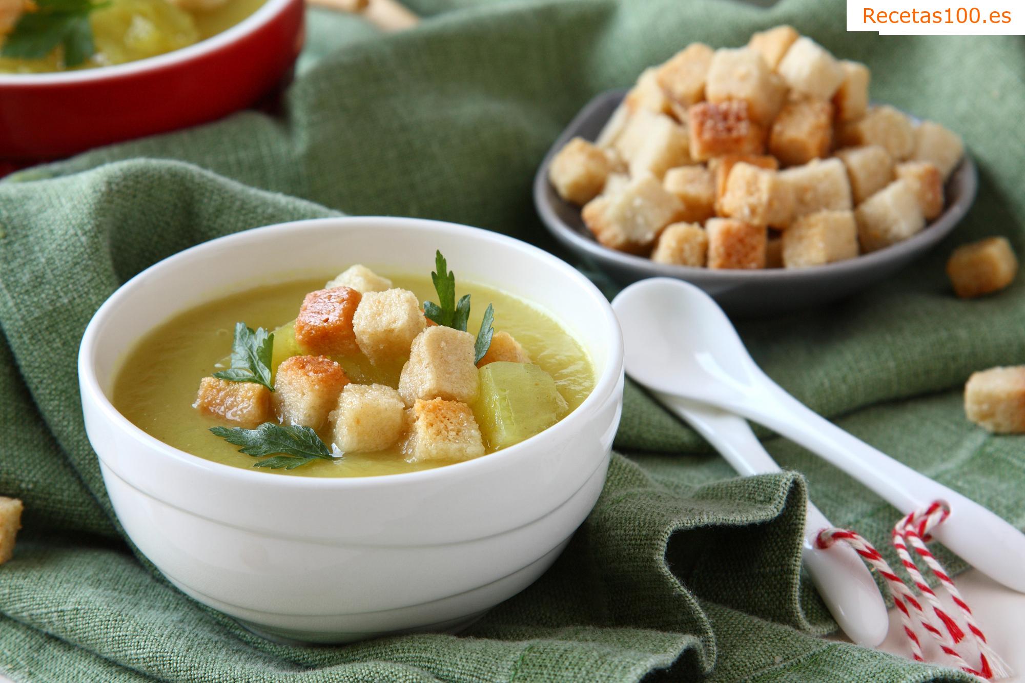 Sopa de ajo con patatas