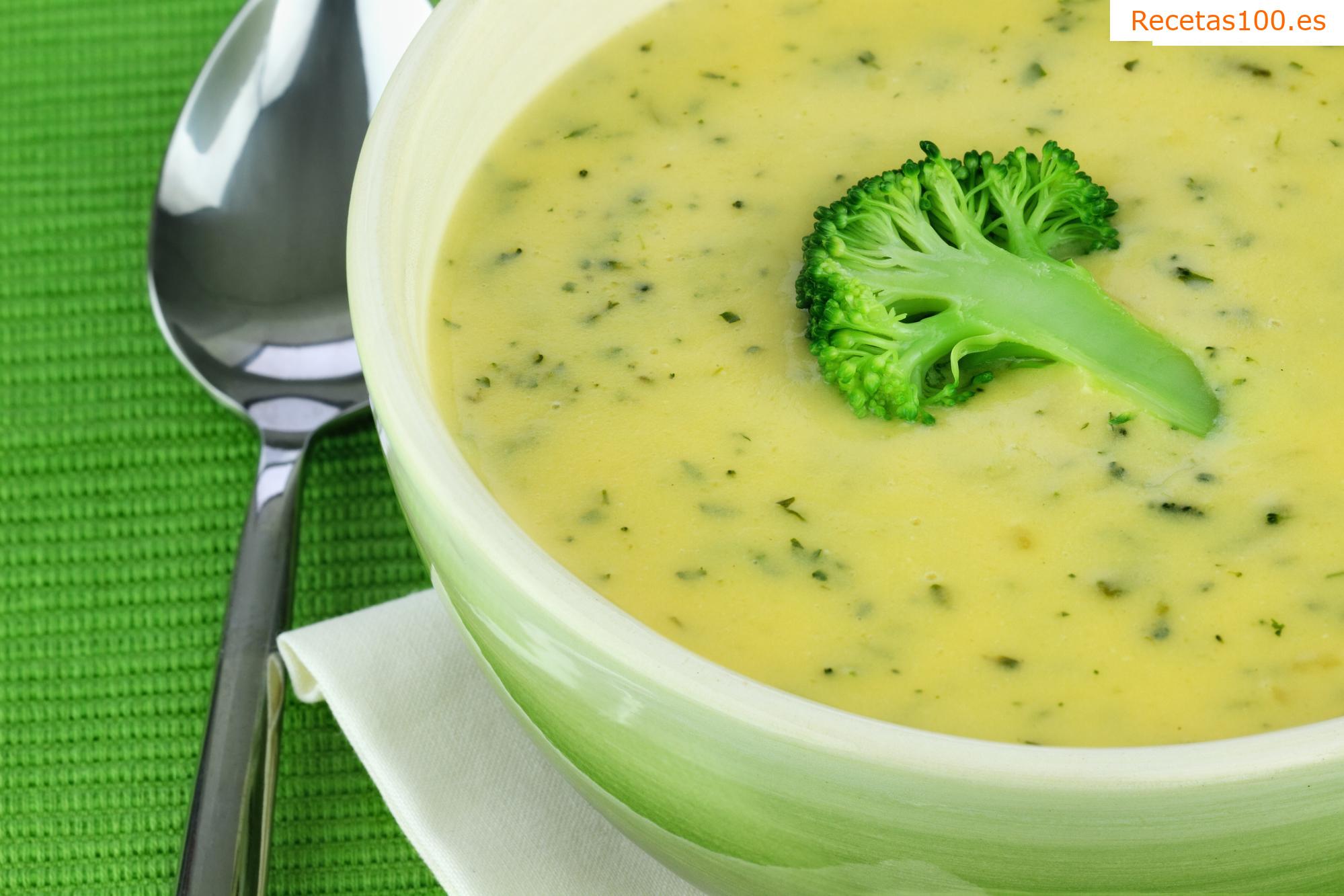 Sopa de brócoli con queso azul