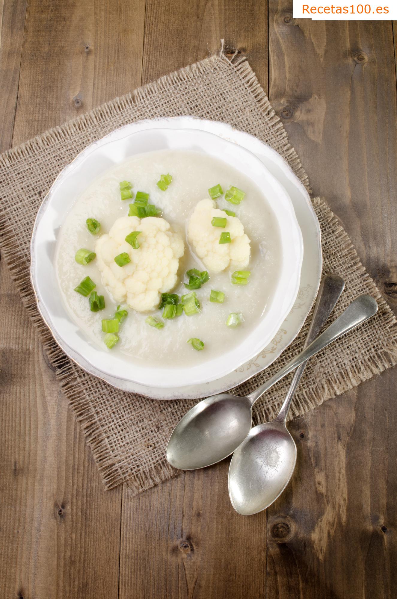 Sopa de coliflor dominical