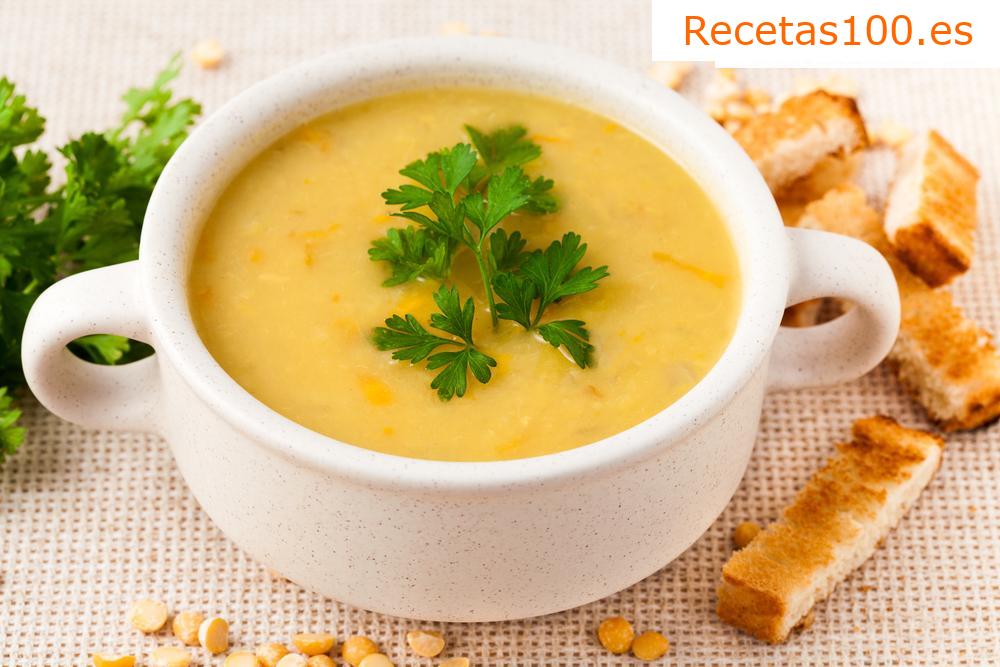 Sopa de guisantes con salchichas (guisante amarillo)