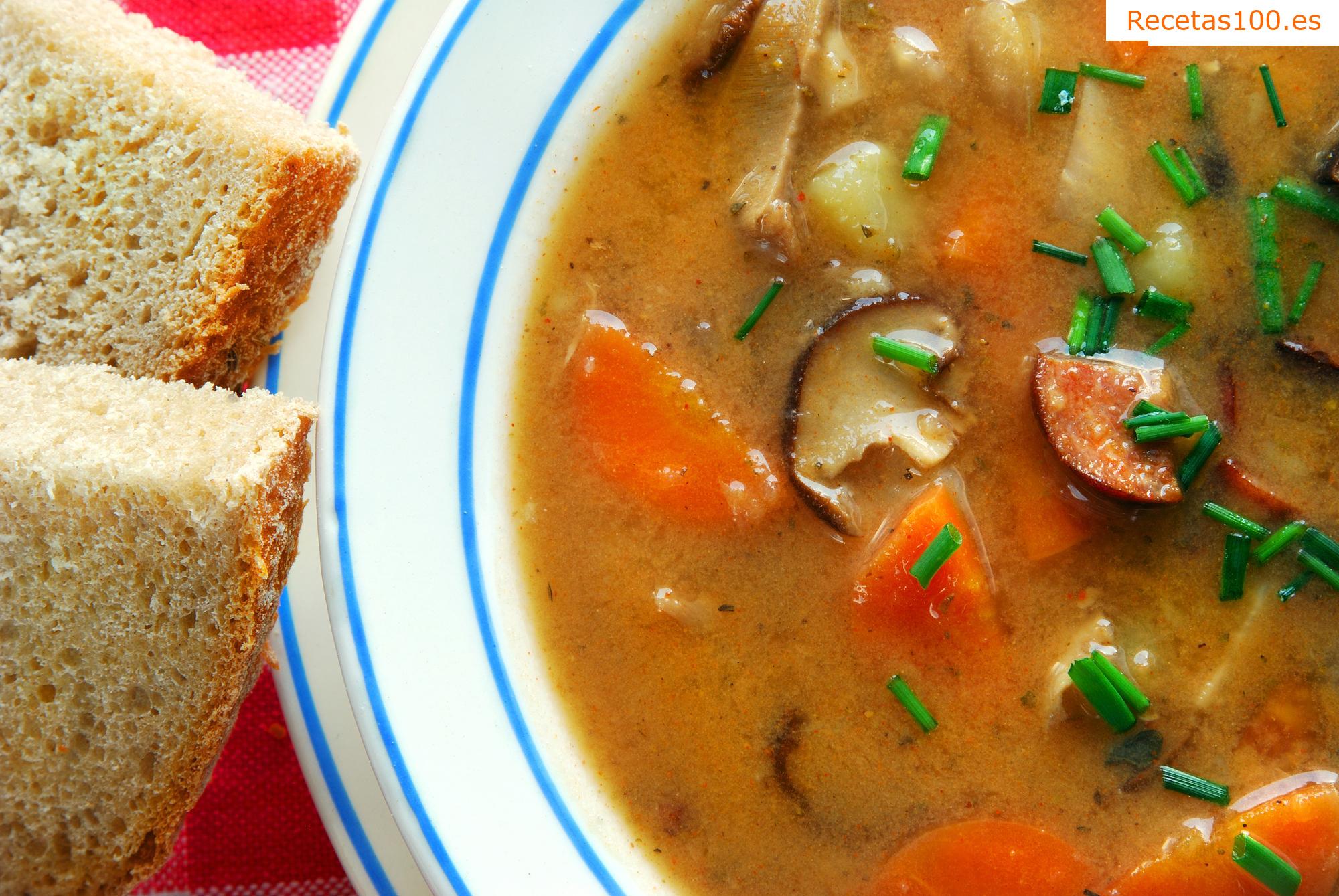 Sopa de papa con champiñones