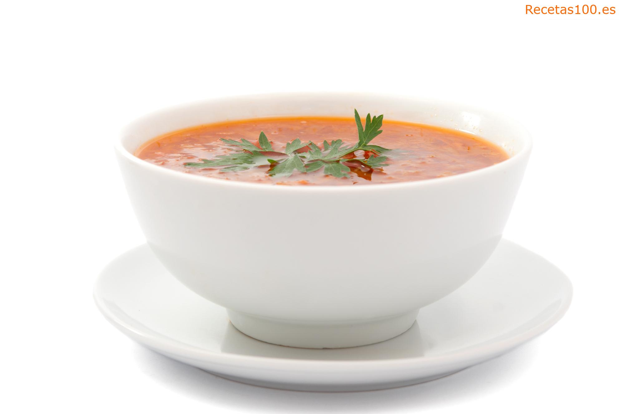 Sopa de tomate con fideos de calabacín