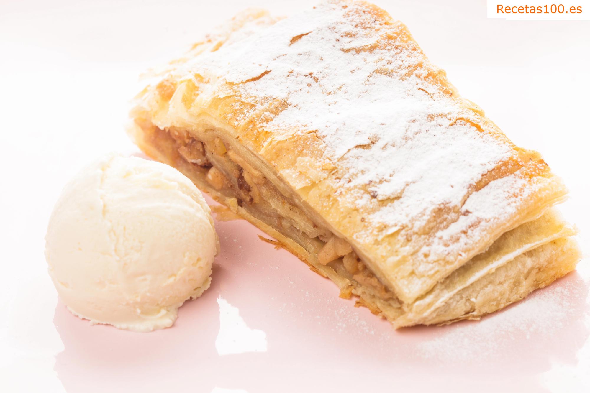 Strudel de manzana con masa de requesón