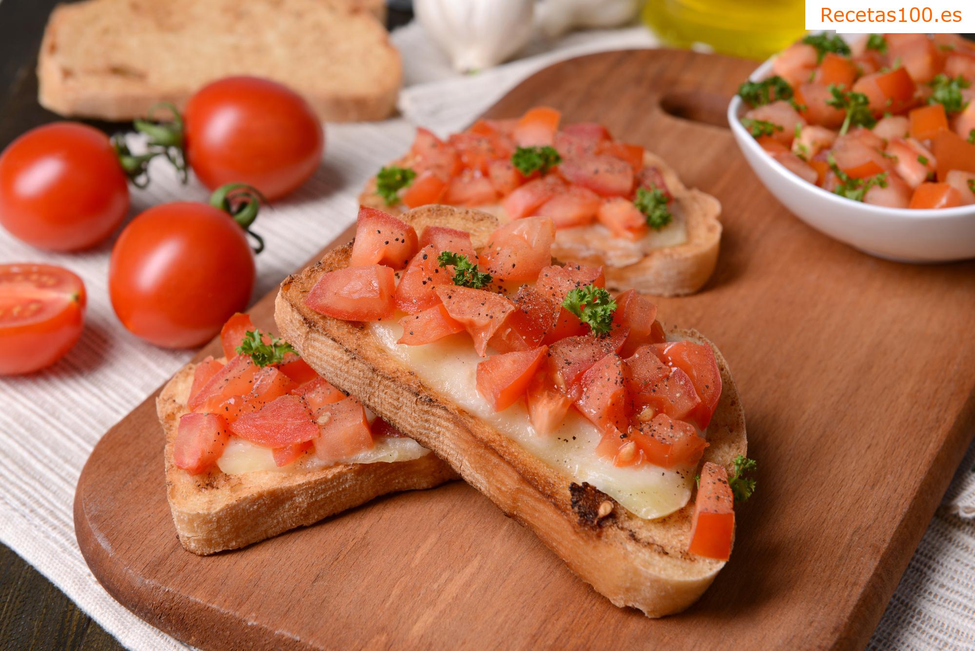 Tostadas con tomates